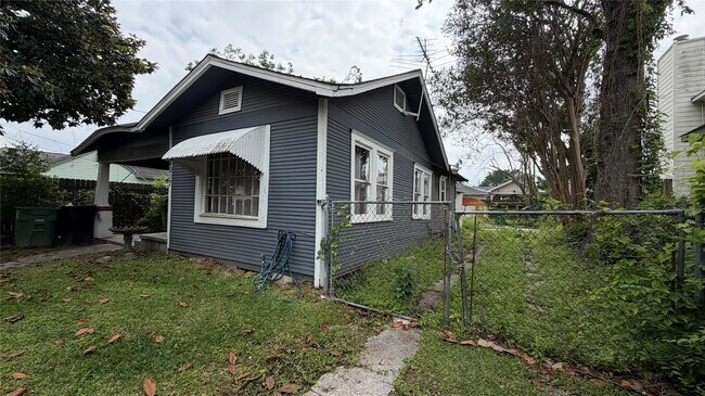Building Photo - 4017 Baden St