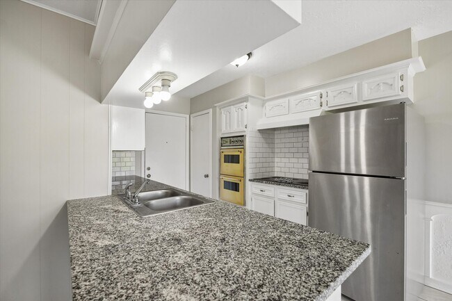Building Photo - 25114 Spring Ridge Dr
