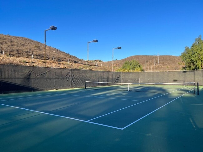Building Photo - Light-Filled Living on a Peaceful Cul-De-Sac