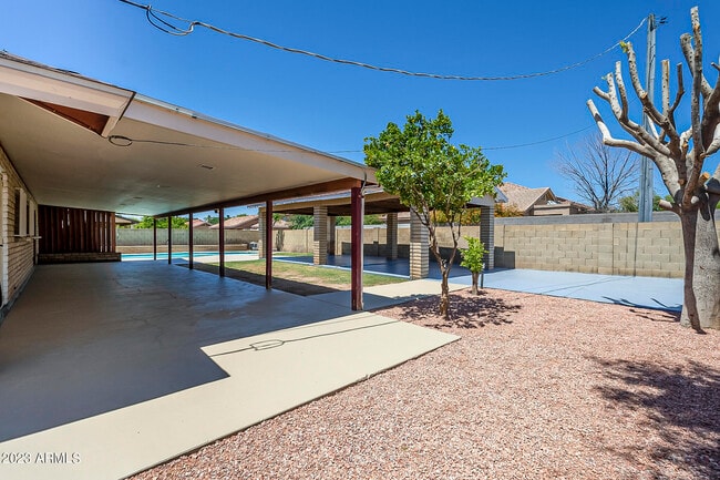 Building Photo - 5802 W Frier Dr