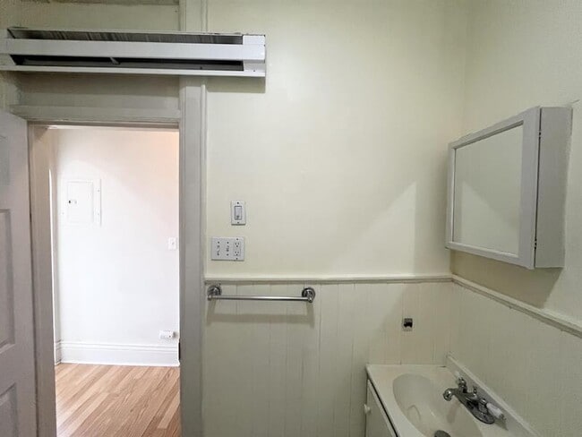 Building Photo - 512-514-514 E 500 S