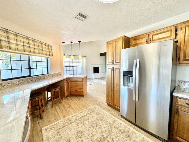 Building Photo - Sweet Single-Story, Completely Detached, Home in the Picturesque Fallbrook Village HOA Community!