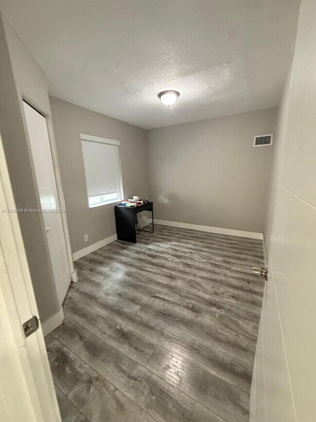 Building Photo - 3440 SW 75th Ct