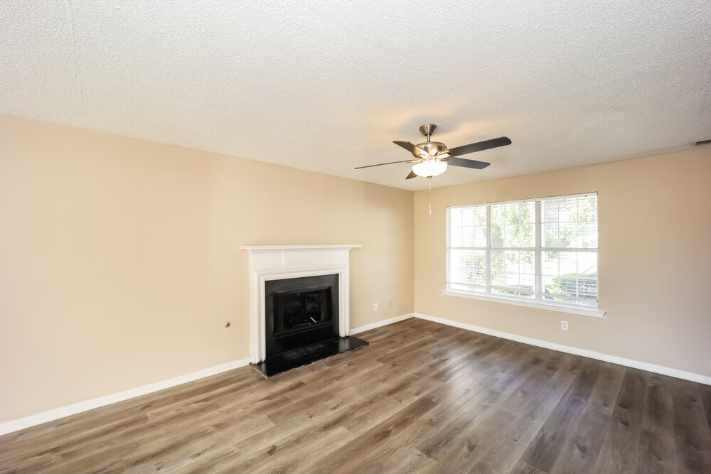 Building Photo - 255 Summer Hill Cir