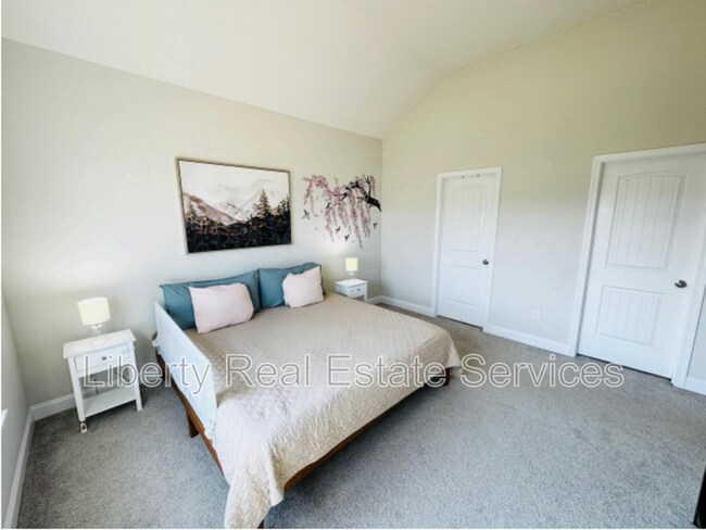 Building Photo - 342 Mcclelland Lp NE