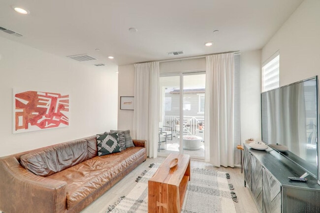 Primary Photo - 37523 Sand Drift Rd