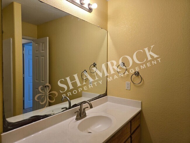 Building Photo - 826 Chambers Creek Cir