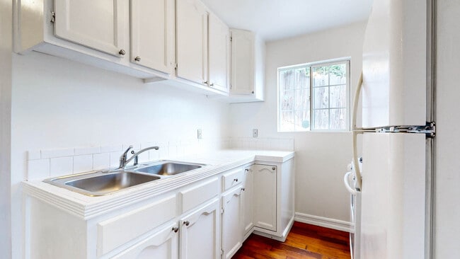 Building Photo - 2850 Chadwick Cir