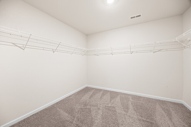 Building Photo - 5043 Deisy May Ln