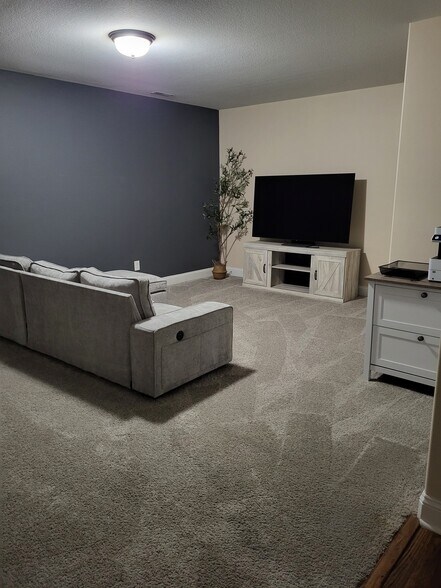 Building Photo - 7809 Elkton Ln