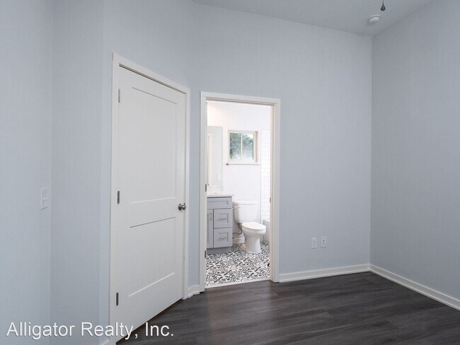 Building Photo - 4 br, 4 bath House - 608 SW 5th Terrace