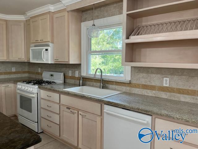 Building Photo - 400 NW Forrest Pk Ct