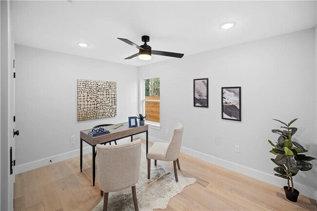 Building Photo - 6307 N Hampton Dr
