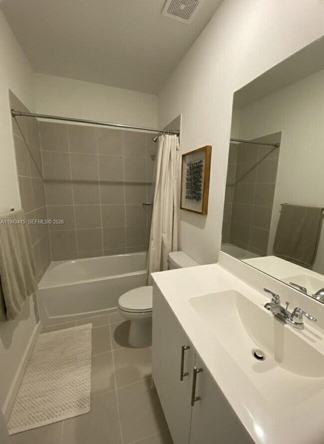 Building Photo - 2627 SE 28th Dr