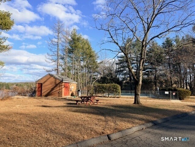 Building Photo - 7 Grandview Dr