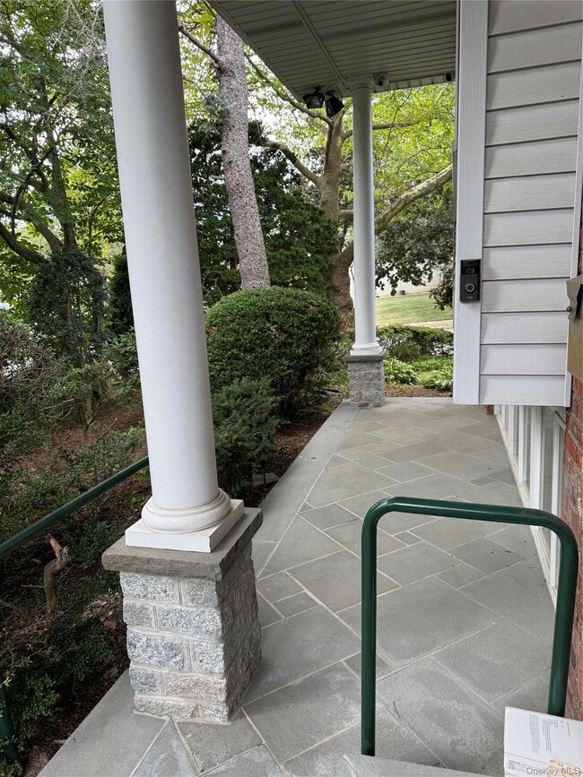 Building Photo - 30 Dogwood Rd