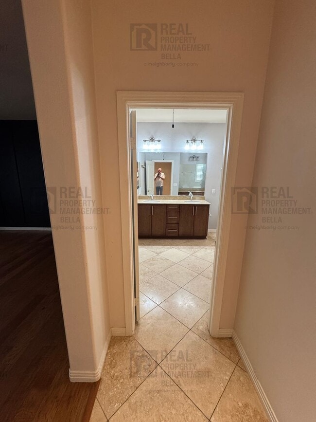 Building Photo - Modern Comfort Meets Resort Living – Gorgeous Single-Story in The Lakes Community