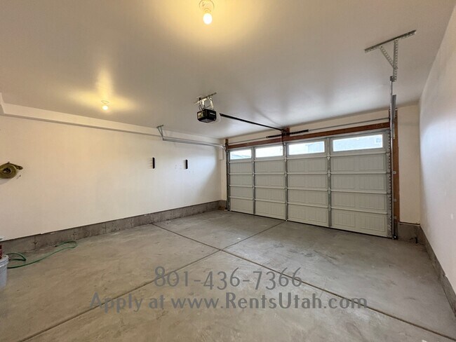 Building Photo - Canvasback