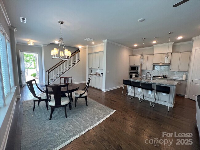 Building Photo - 9735 Briarwick Ln