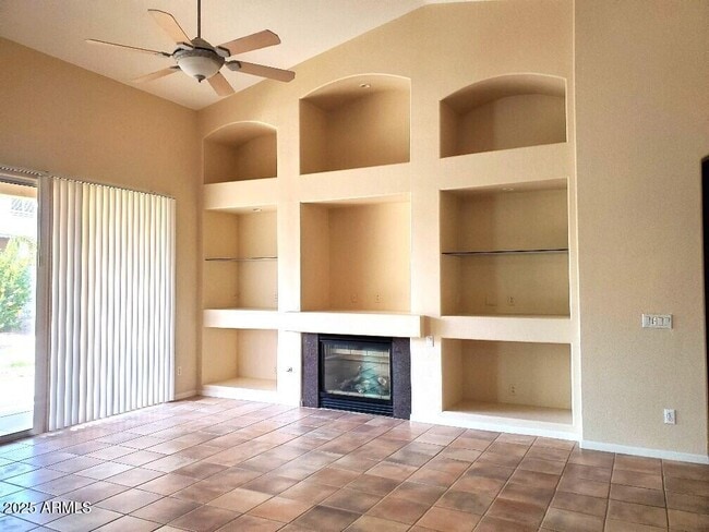 Building Photo - 8032 W Vía Del Sol