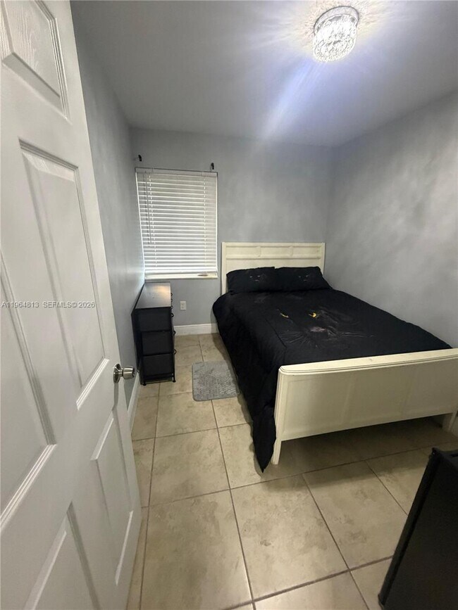 Building Photo - 1955 NW 5th Pl