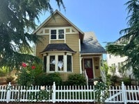 Building Photo - Historic Willamette Charmer – A Rare Gem! ...