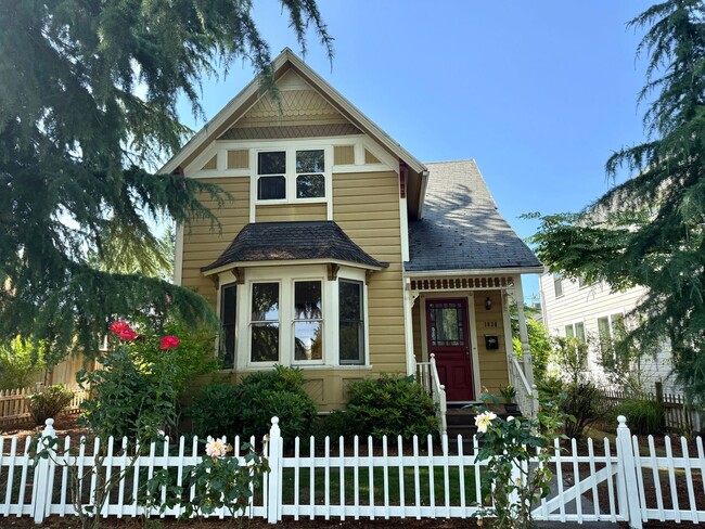 Primary Photo - Historic Willamette Charmer – A Rare Gem! ...