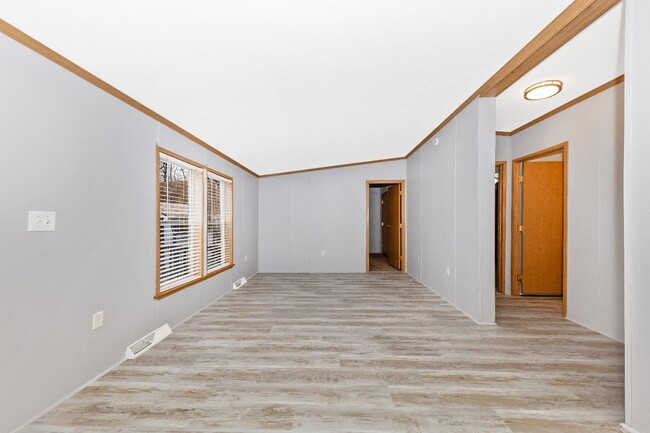 Building Photo - 16114 McGregor Dr