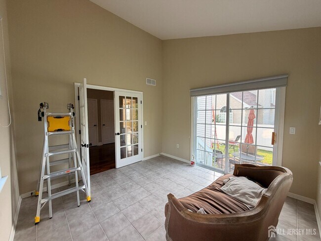 Building Photo - 87 Timberhill Dr