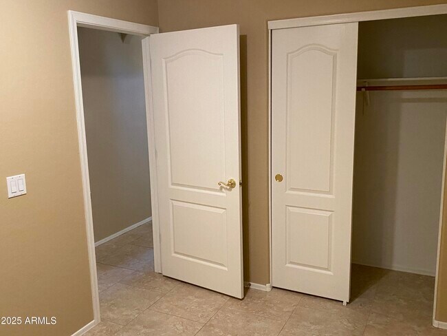 Building Photo - 320 S 70th St