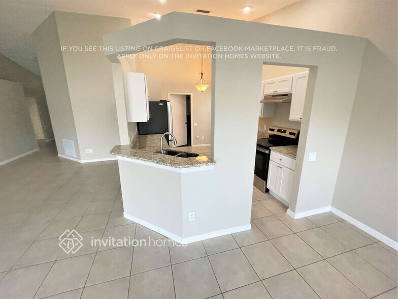 Building Photo - 18126 Leafwood Cir