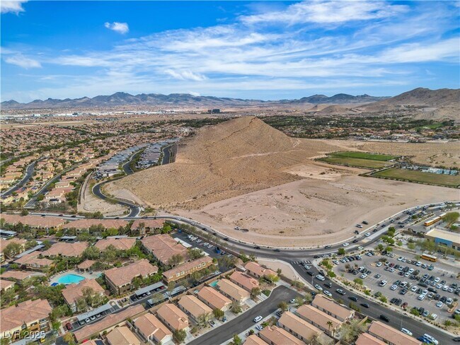 Building Photo - 11076 Zampino St