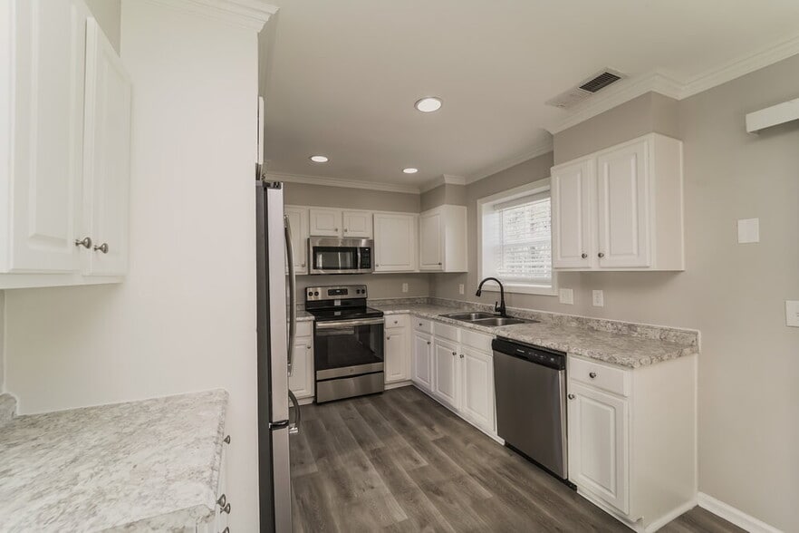 Building Photo - 7811 Belchester Cir