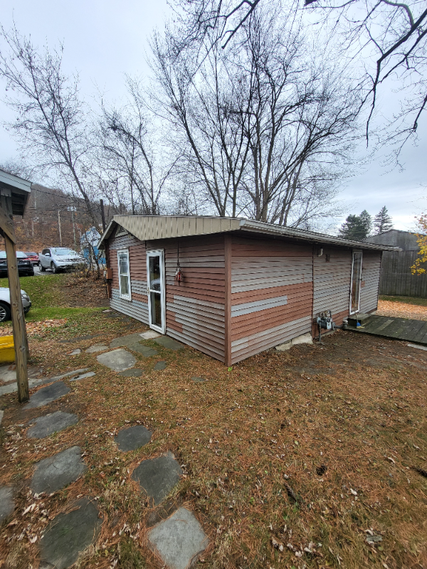 Building Photo - 122.5 Bevier St