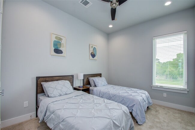 Building Photo - 2549 Hollister Rd