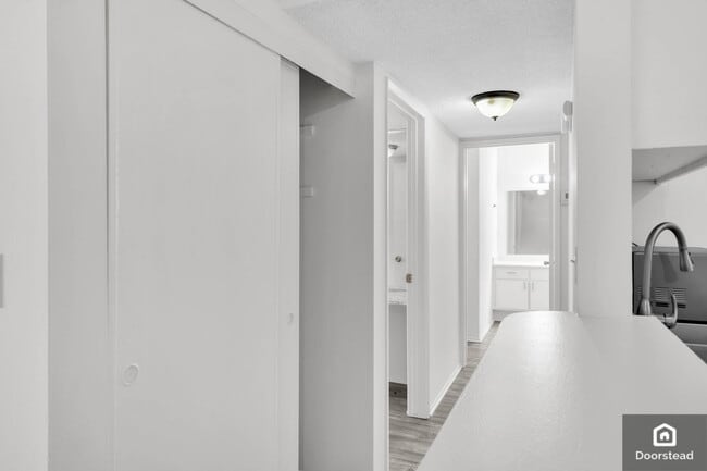 Building Photo - 18620 Hatteras St