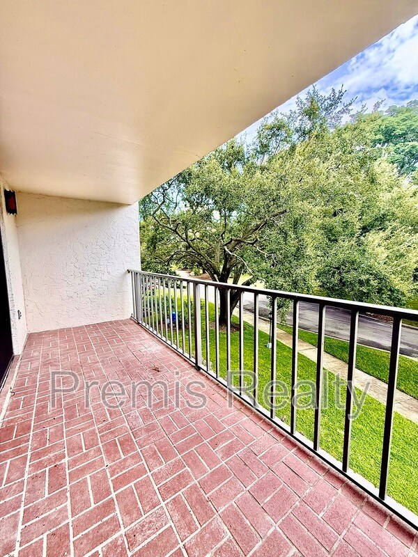 Building Photo - 2699 Seville Blvd