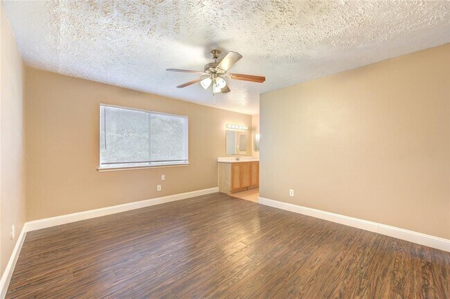 Building Photo - 1371 New Tree Ln