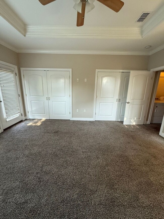 Building Photo - 3 Bedroom Townhome in All Saints District!...