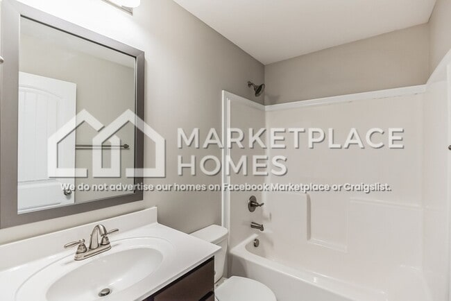 Building Photo - 534 Somerset Ln