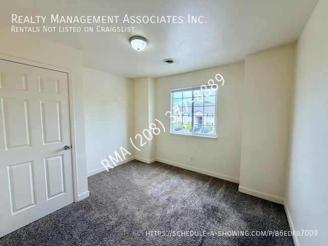 Building Photo - 825 N White Barn Rd