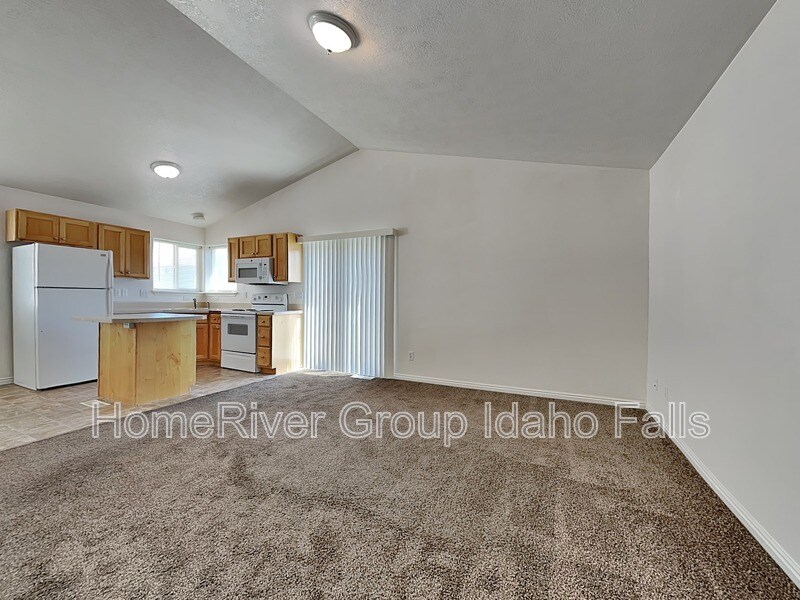 Building Photo - 3693 Deloy Dr