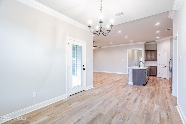 Building Photo - 102 Jubilation St