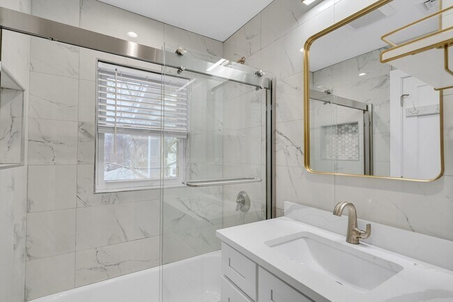 Building Photo - 52 Holyoke St