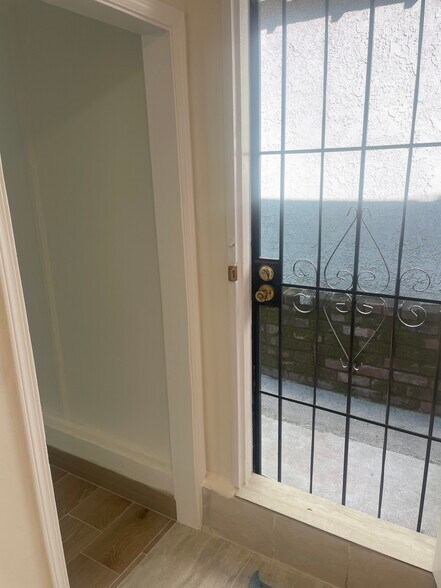 Building Photo - 11133 Culver Blvd