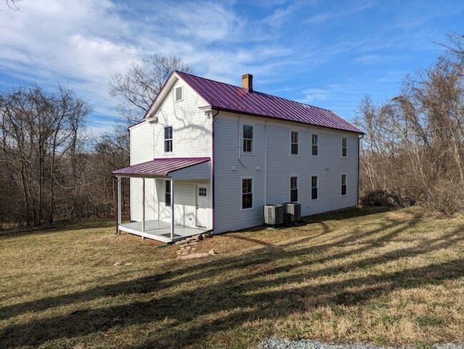 Building Photo - Beautifully Restored Home in Clarke County