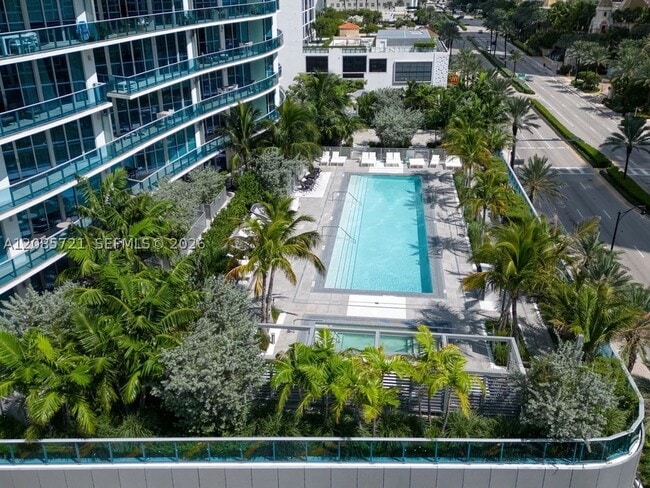 Building Photo - 17550 Collins Ave