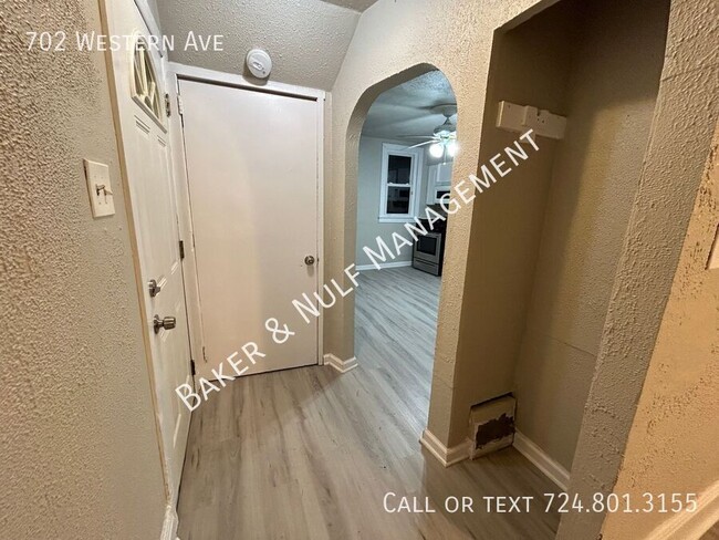 Building Photo - Recently Remodeled - Spacious Bedrooms