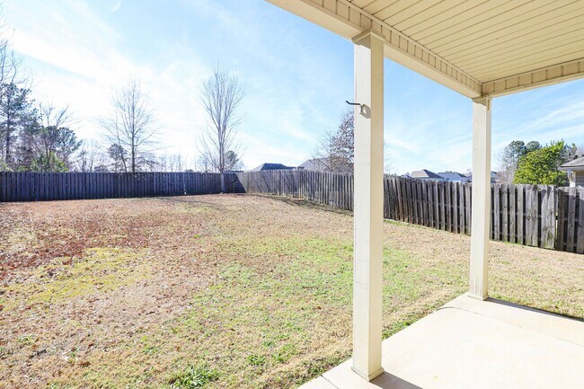 Building Photo - 4 Bedroom 2.5 Bath in Grovetown!