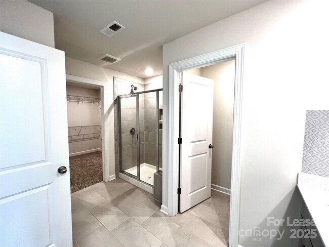 Building Photo - 216 Emmett Dr